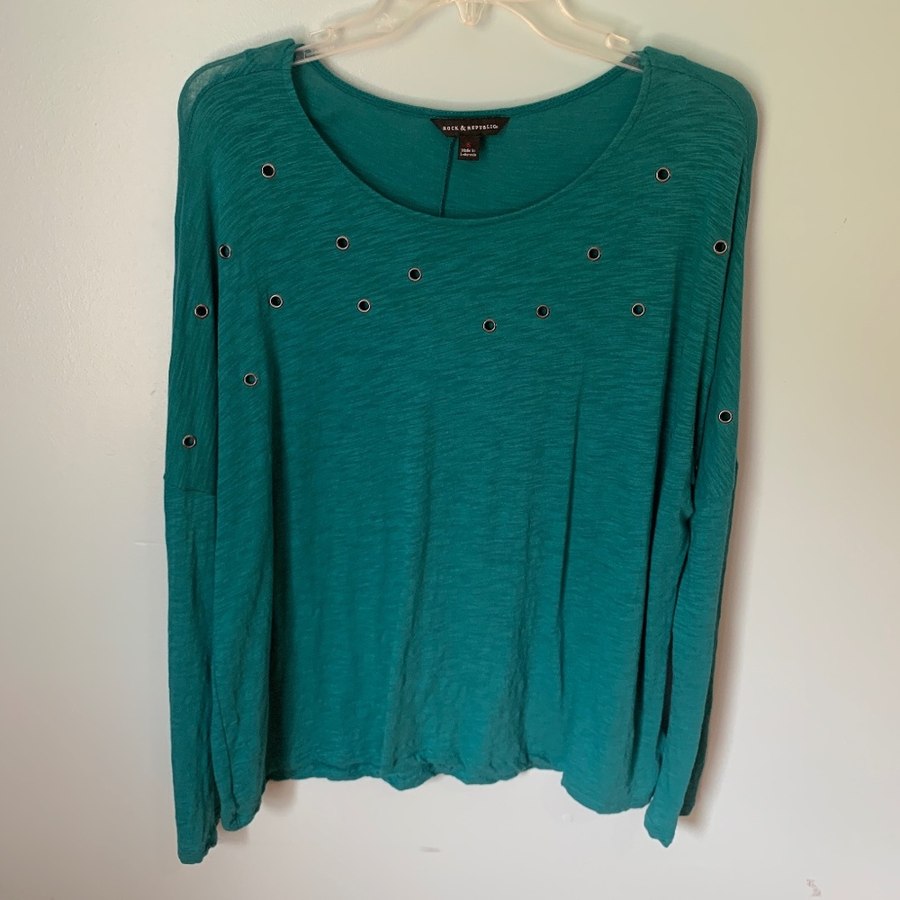 ROCK & REPUBLIC Teal Green Batwing Dolman style Grommet Crocking women's S shirt